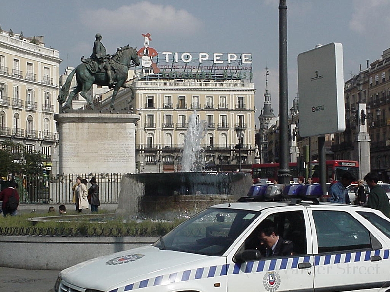 Statue In Sol In Madrid.jpg